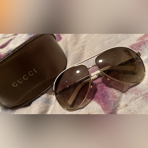 Authentic Gucci Sunglasses (unisex) - Picture 2 of 5